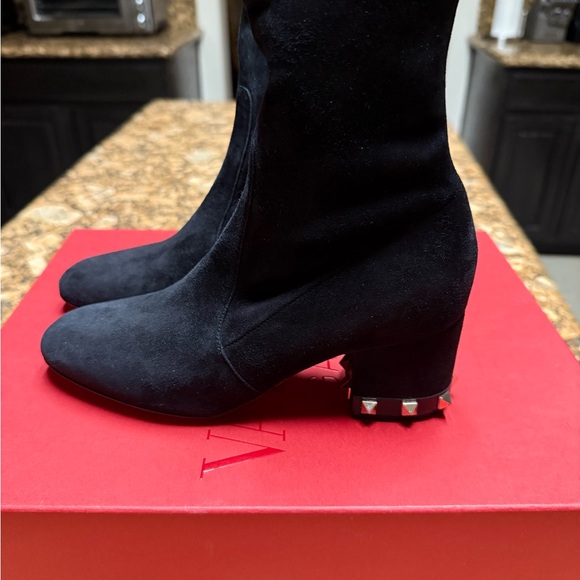 NEW Valentino Black Suede Women's Boots - Picture 1 of 5